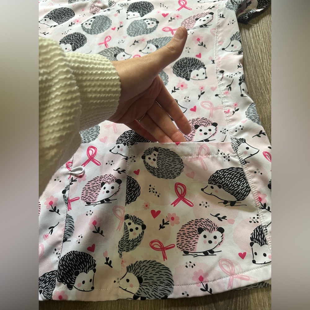 Fun scrub top - Picture 4 of 5